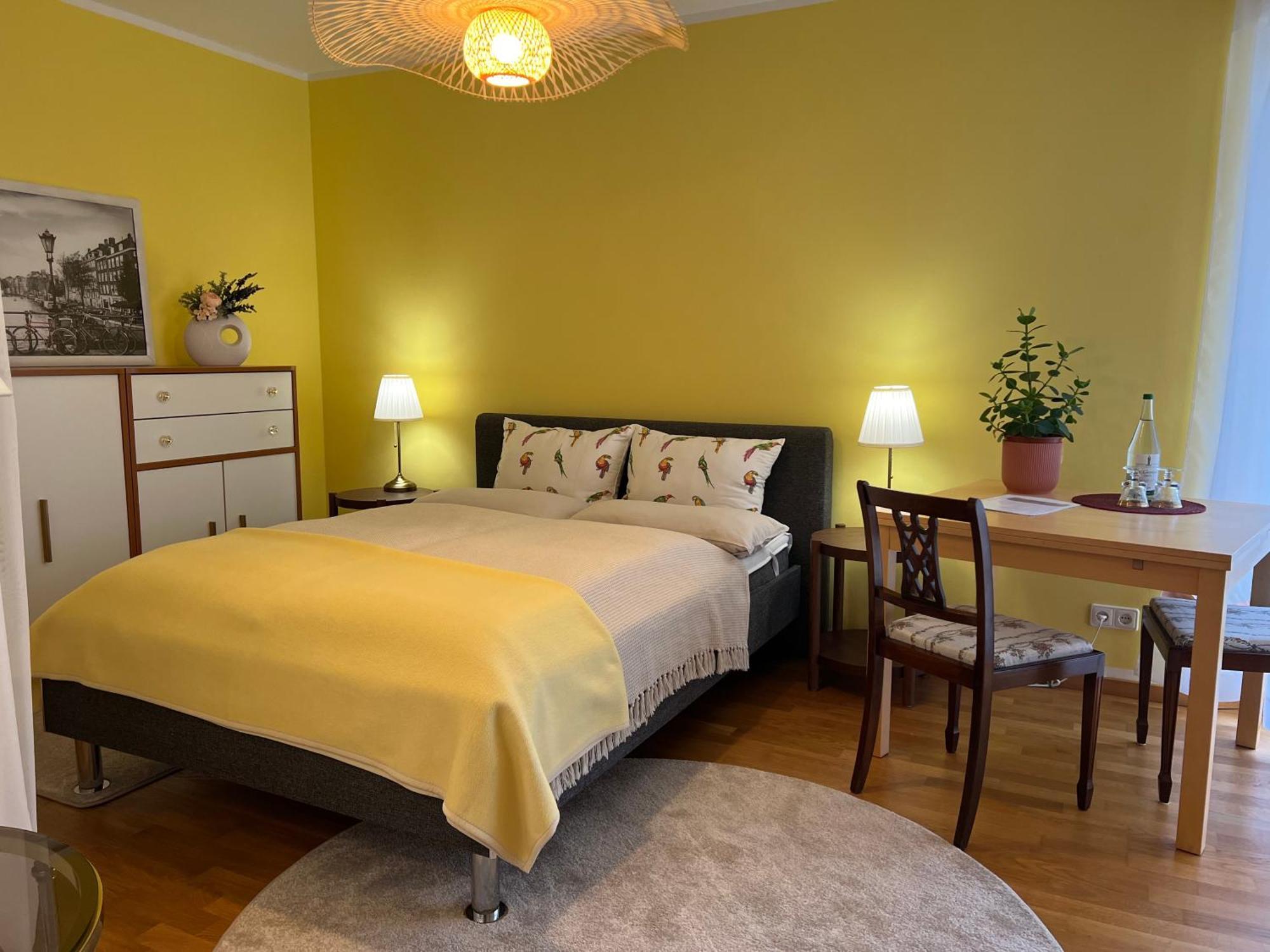 Privatunterkunft Kleiner Balkon In Muenchen West Luaran gambar
